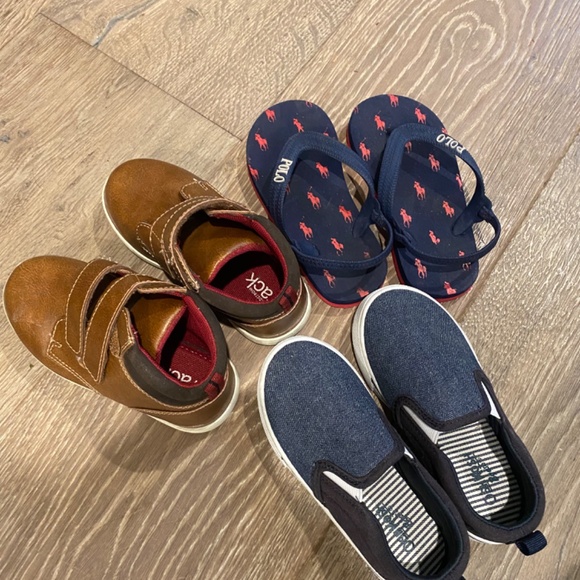 Size 9 toddler shoe bundle - Picture 3 of 3